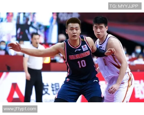 南京篮球队以70分领跑世锦赛积分榜展现强大实力与竞争优势