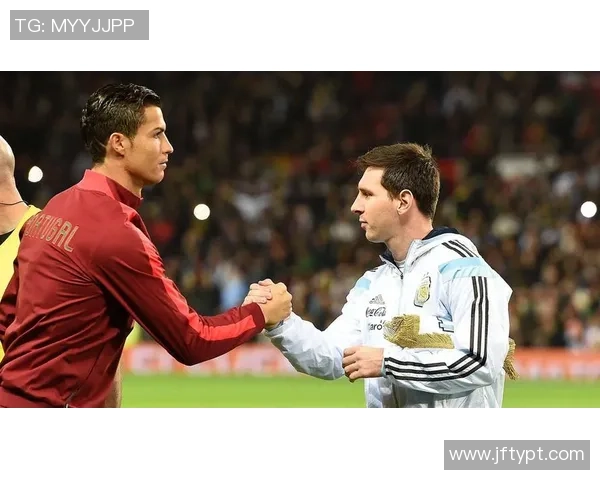 足球明星同框瞬间精彩回顾那些难忘的合照时刻 足球明星同框瞬间精彩回顾那些难忘的合照时刻